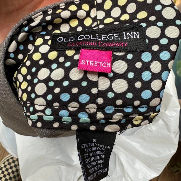 Old College Inn Y2K Gray Bermuda Shorts - Picture 3 of 3